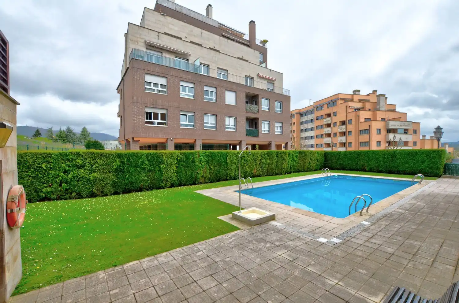 Piscina de Piso en venta en Oviedo  con Aire acondicionado, Calefacción y Jardín privado