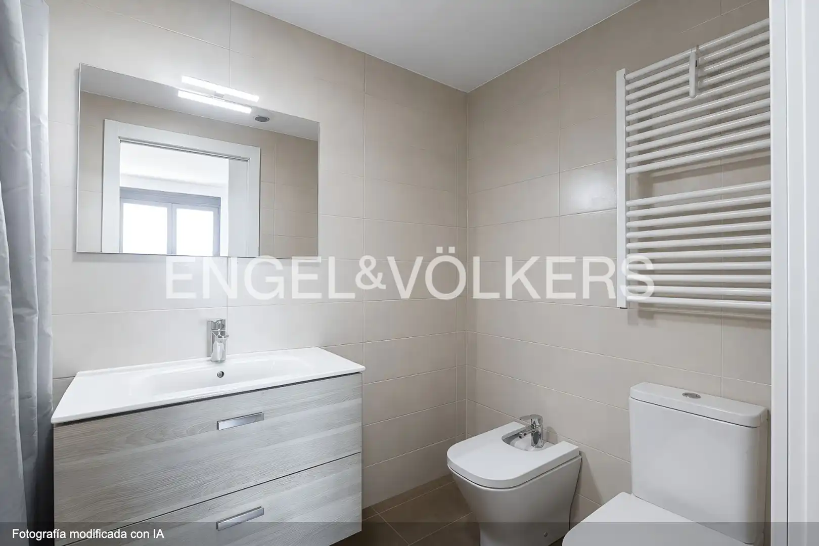 Bathroom of Flat for sale in Barcelona  with Air Conditioner, Heating and Parquet flooring