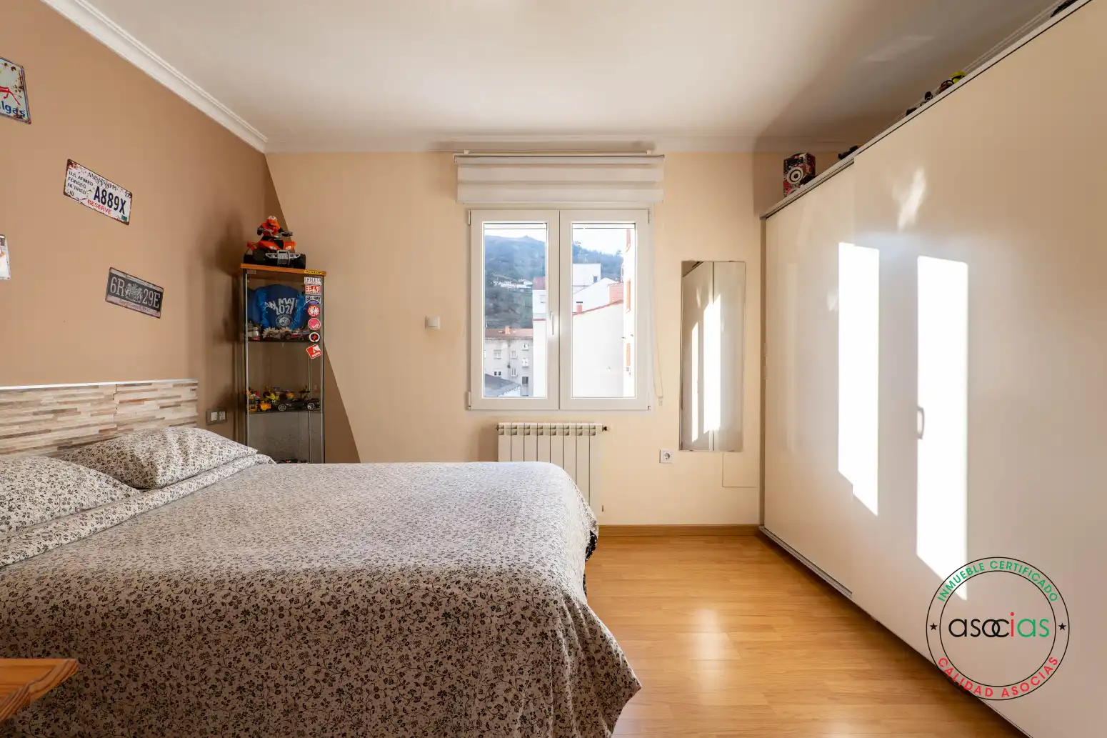 Habitación de Piso en venta en Mieres (Asturias) con Calefacción