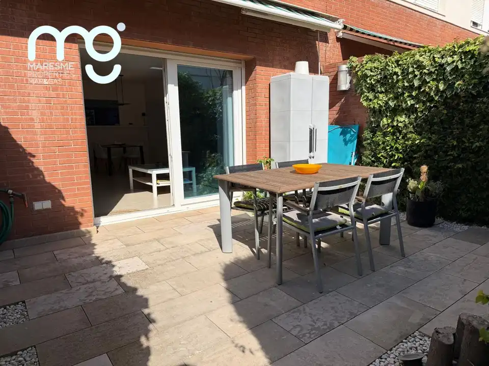 Terraza de Casa adosada en venta en Premià de Mar con Aire acondicionado, Calefacción y Jardín privado