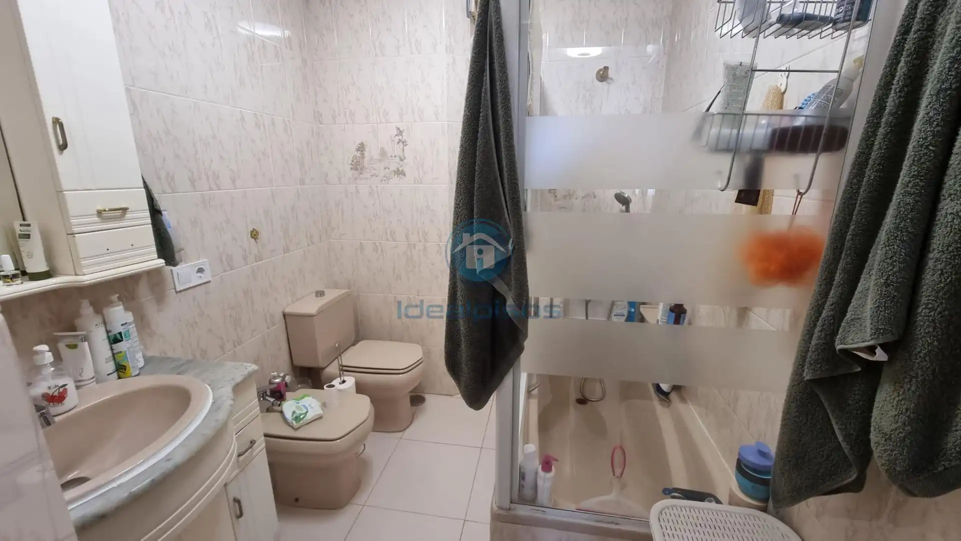 Bany de Pis en venda en Alicante / Alacant amb Aire condicionat, Terrassa i Balcó