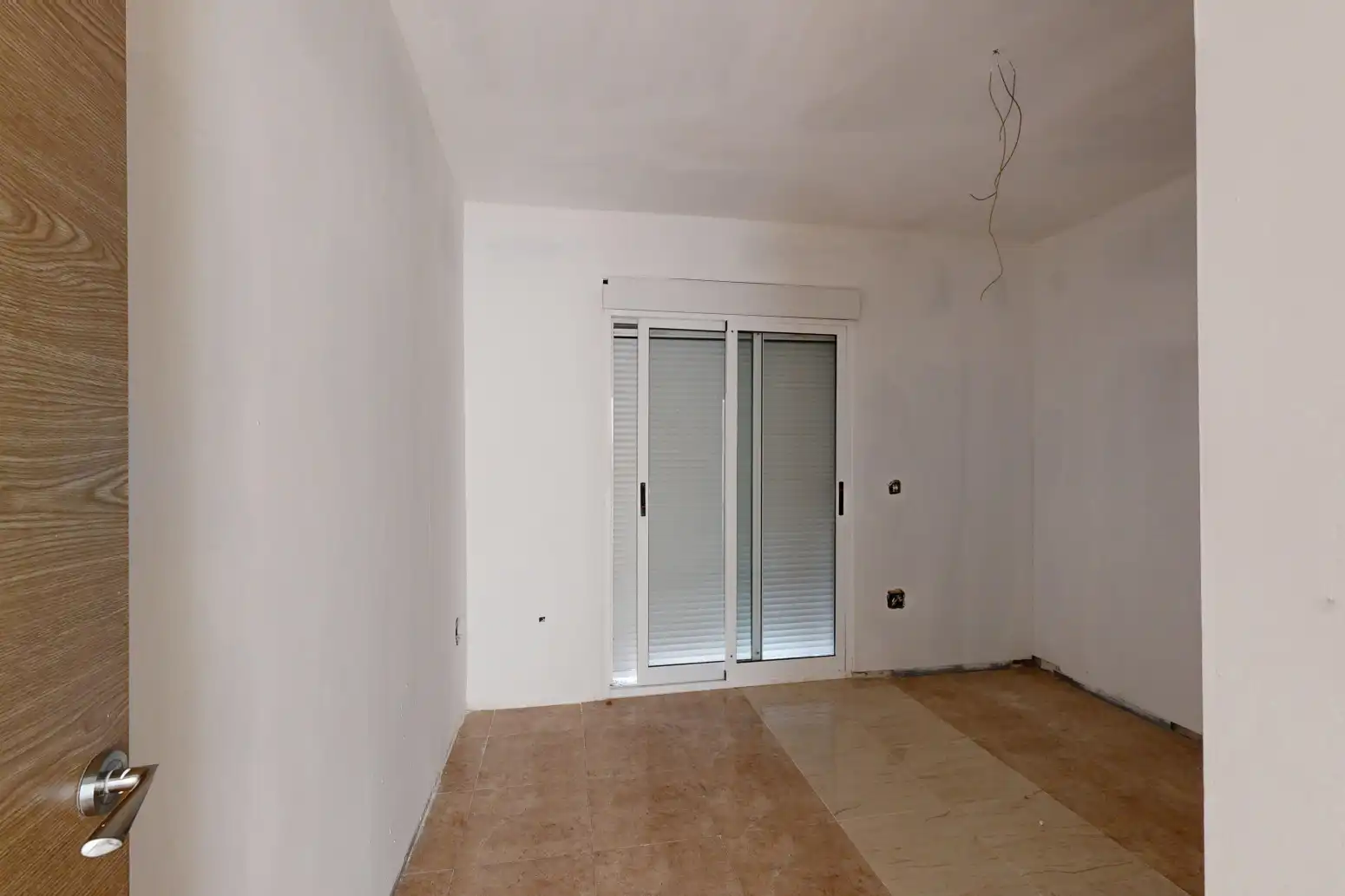 Wohnung zum Verkauf in Cartagena mit Privatgarten, Terrasse und Abstellraum