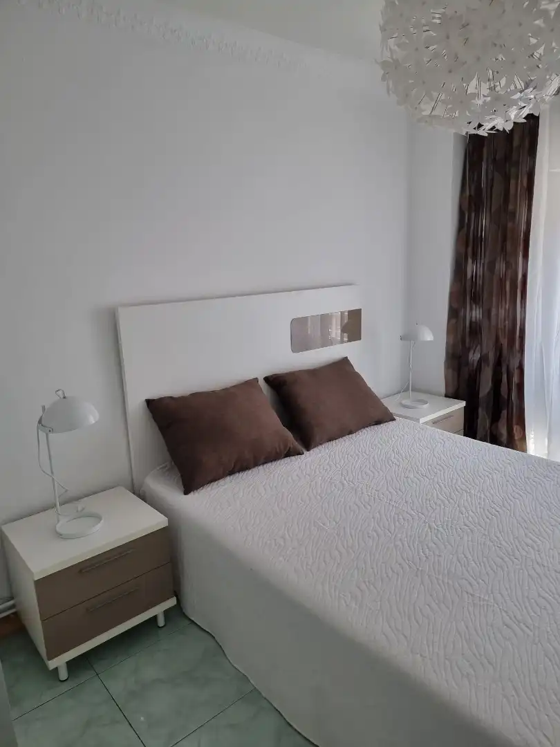 Habitación de Piso de alquiler en Zaragoza con Calefacción, Amueblado y Horno