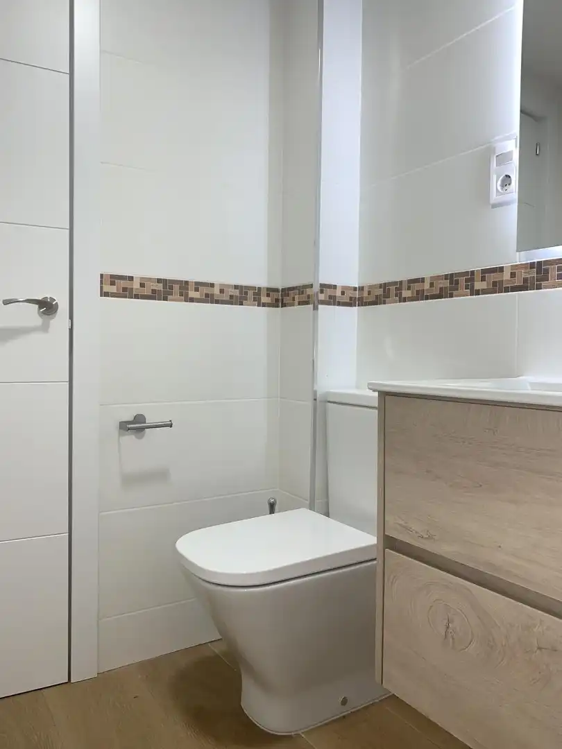 Bathroom of Study for rent in Madrid  with Air Conditioner, Terrace and Furnished