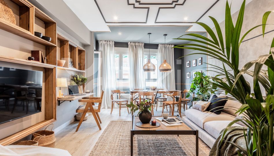 Apartamento de alquiler en Calle de Santa Engracia, Almagro - Imagen 2