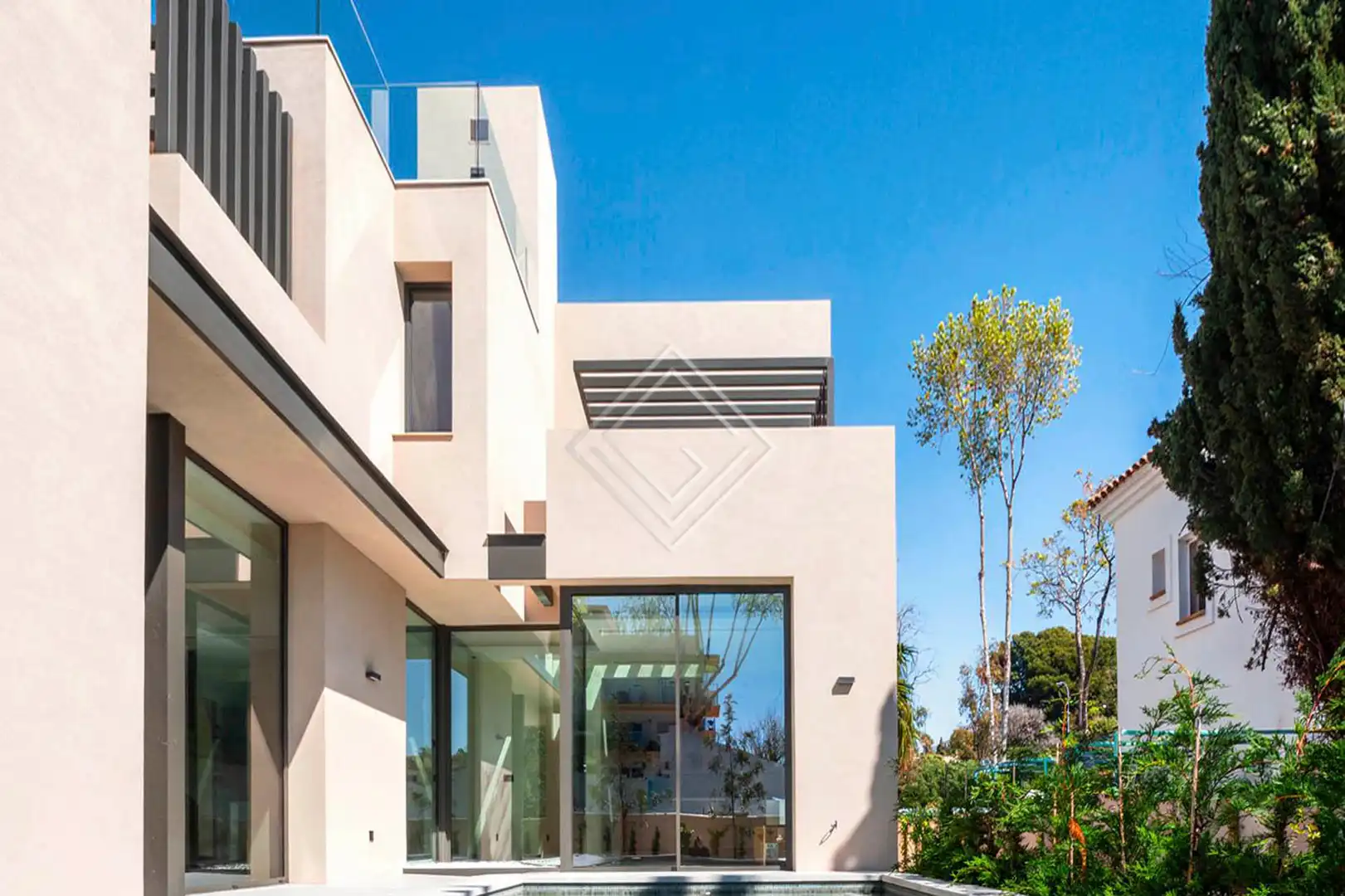 Chalet con piscina en venta en Milla de Oro