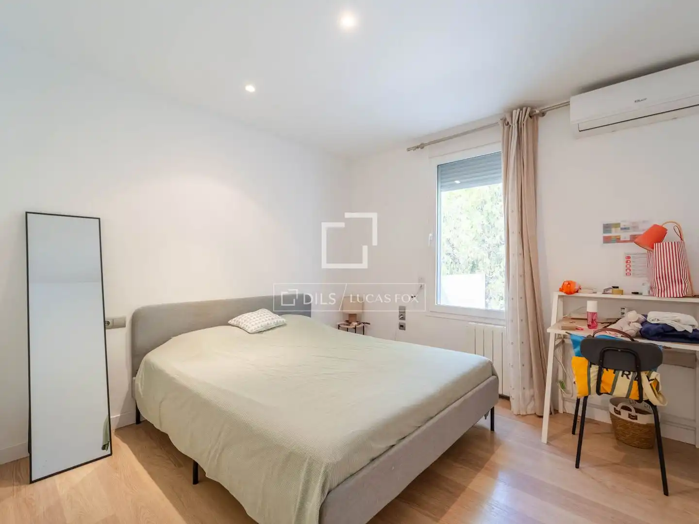 Dormitori de Casa o xalet en venda en L'Eliana amb Aire condicionat, Jardí privat i Traster