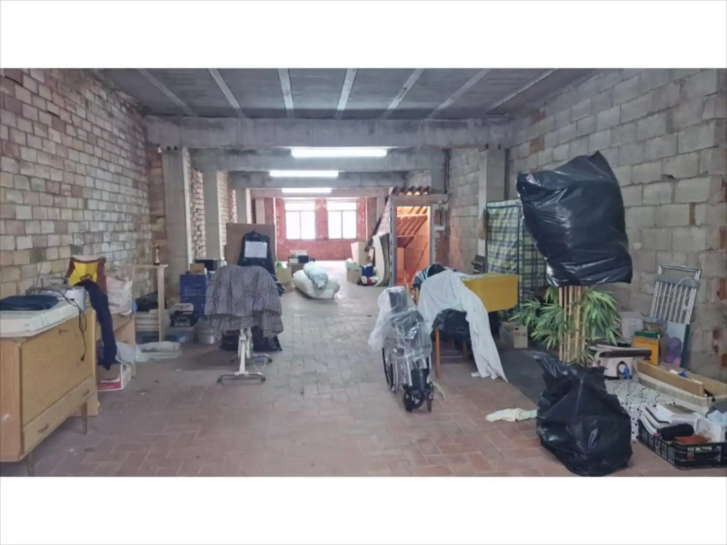 Buildings for sale in Alberic
