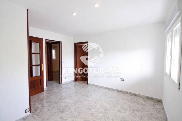 Piso en Alquiler en Calle de José Arcones Gil en Pueblo Nuevo