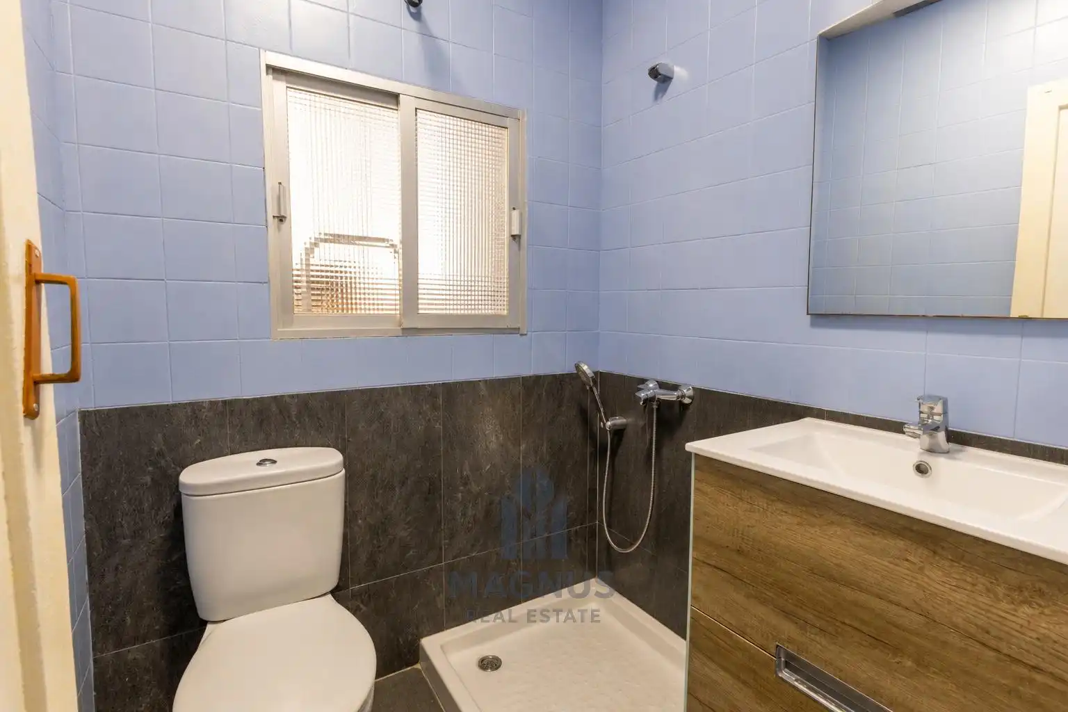 Baño de Planta baja en venta en Xirivella