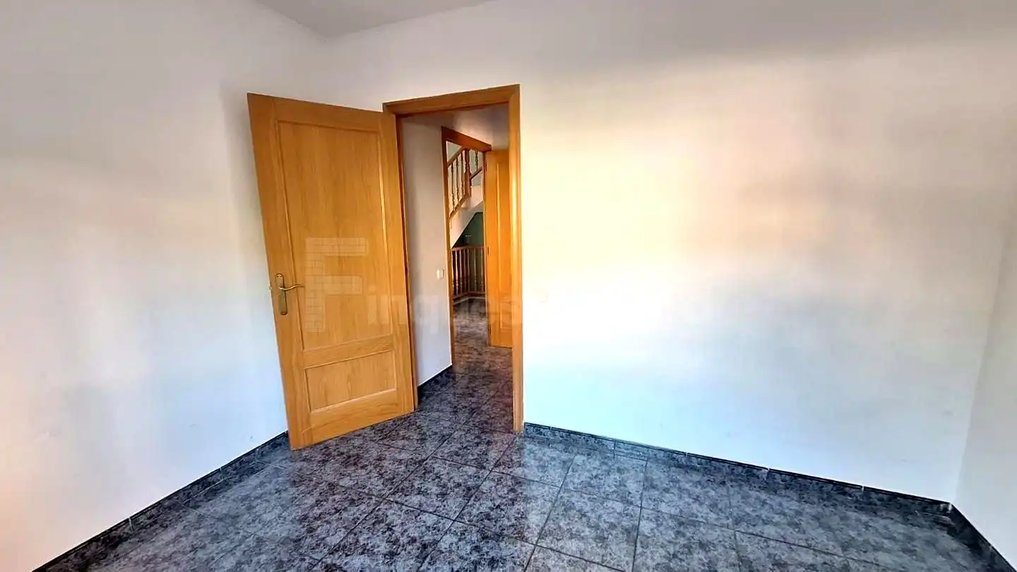 Maison mitoyenne avec jardin à vendre à Nucli Urbà, imagen 15