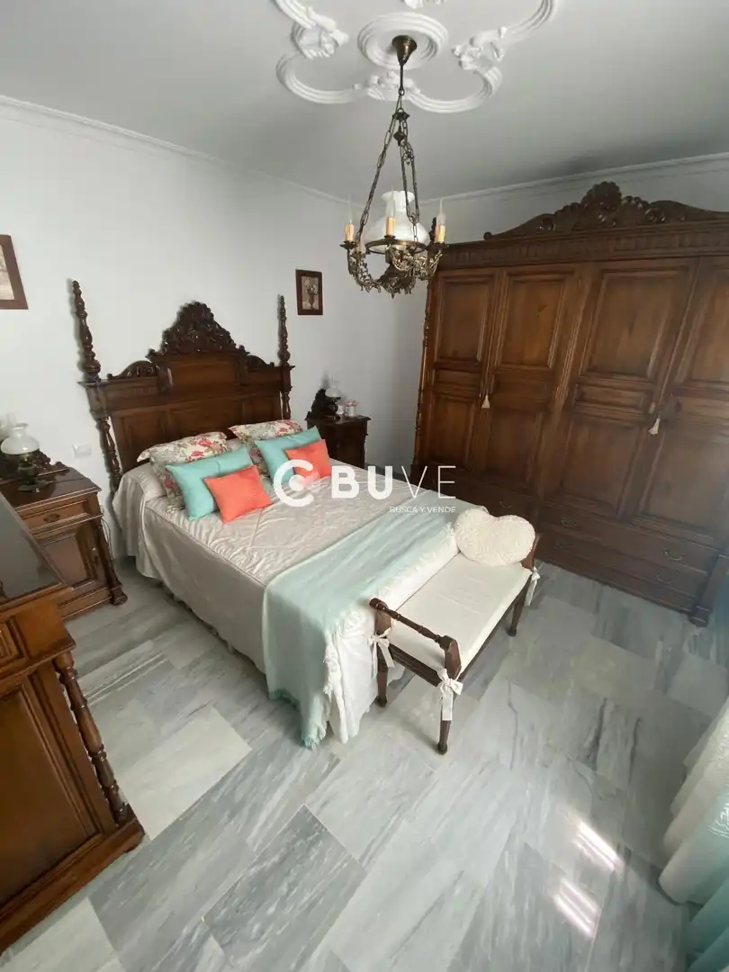 Dormitori de Casa adosada en venda en Dos Hermanas amb Aire condicionat, Calefacció i Terrassa
