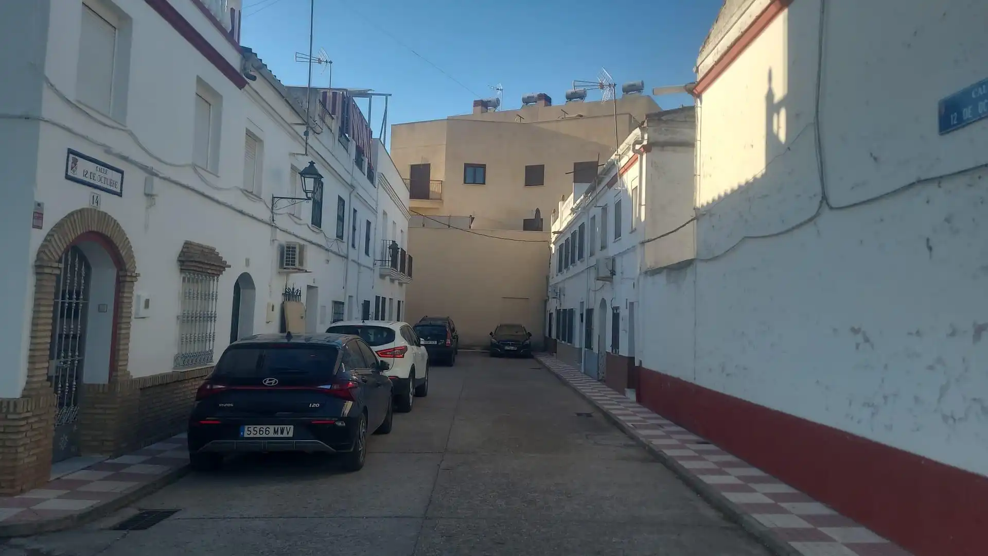 Vista exterior de Local en venta en Tocina