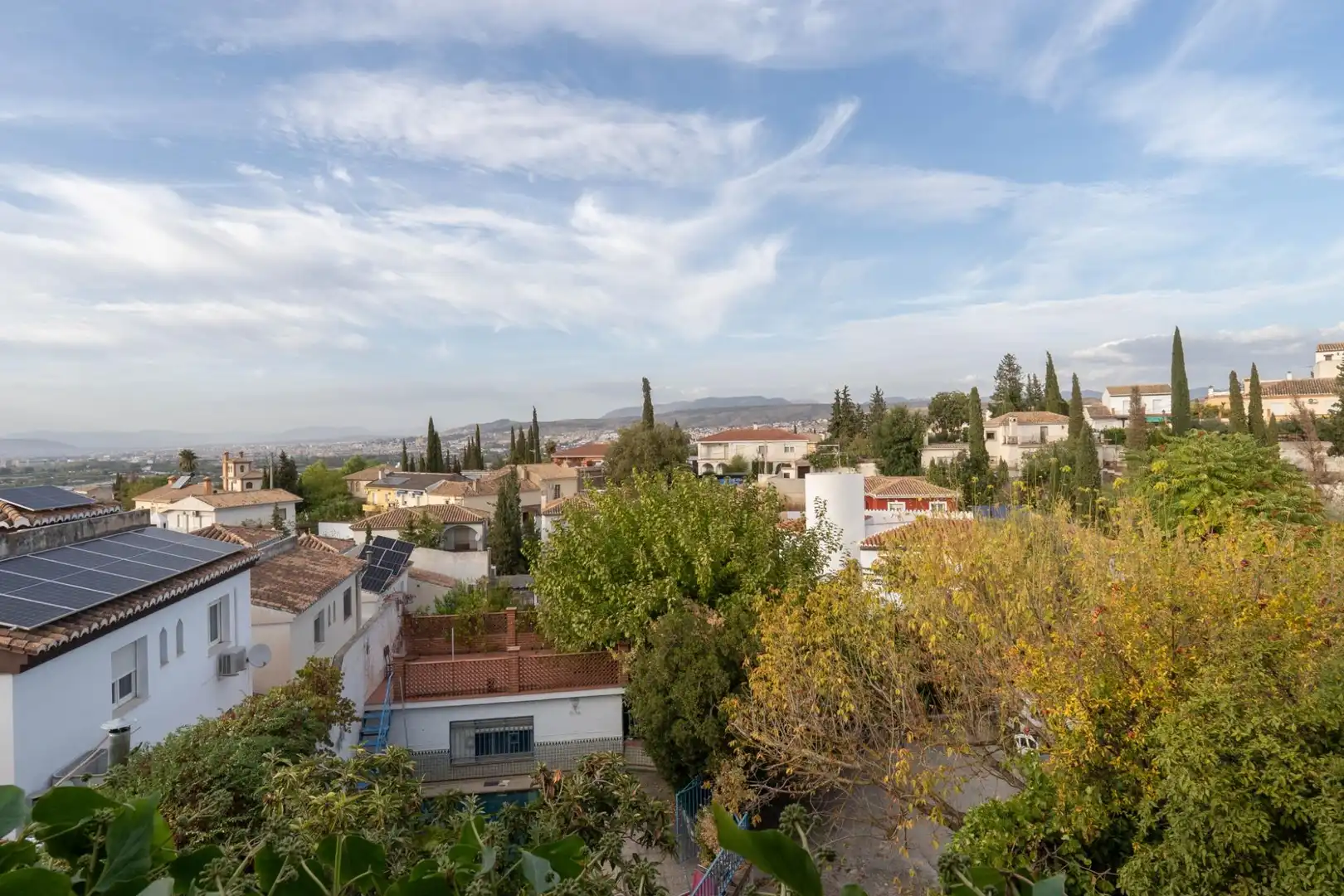 Vista exterior de Casa o xalet en venda en La Zubia amb Calefacció, Jardí privat i Terrassa