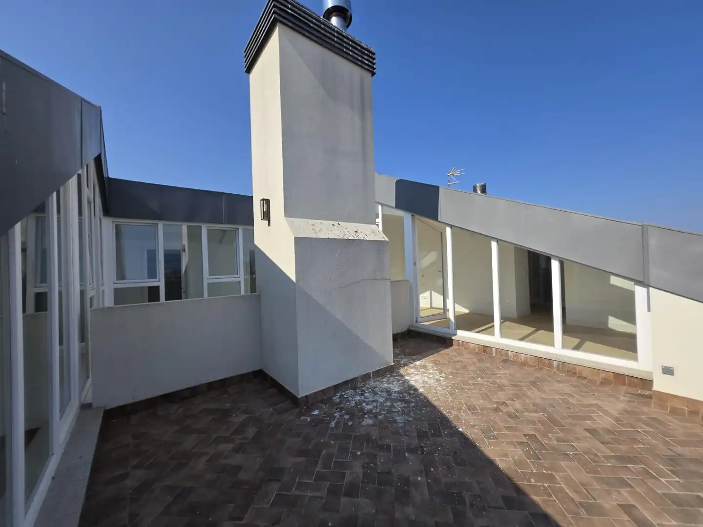 Vista exterior de Ático en venta en Vigo  con Calefacción y Terraza