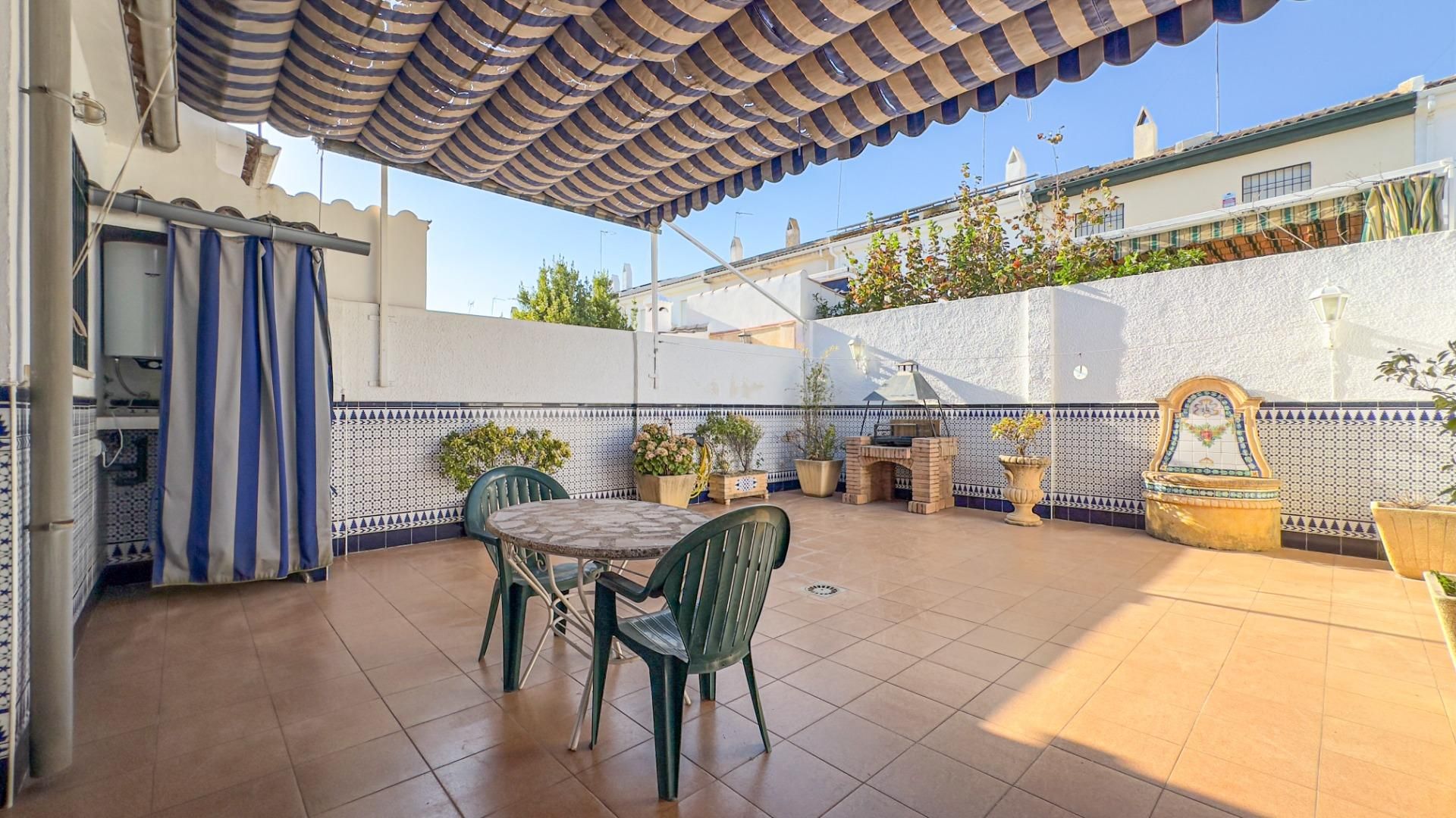 House or chalet for sale in Calle Papa Juan XXIII, Poniente-Norte - Miralbaida - Parque Azahara