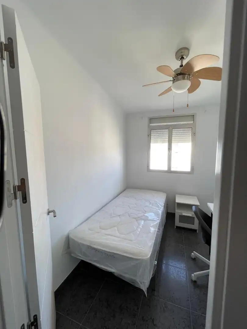 Bedroom of Flat for rent in Utrera  with Furnished, Oven and Washing machine