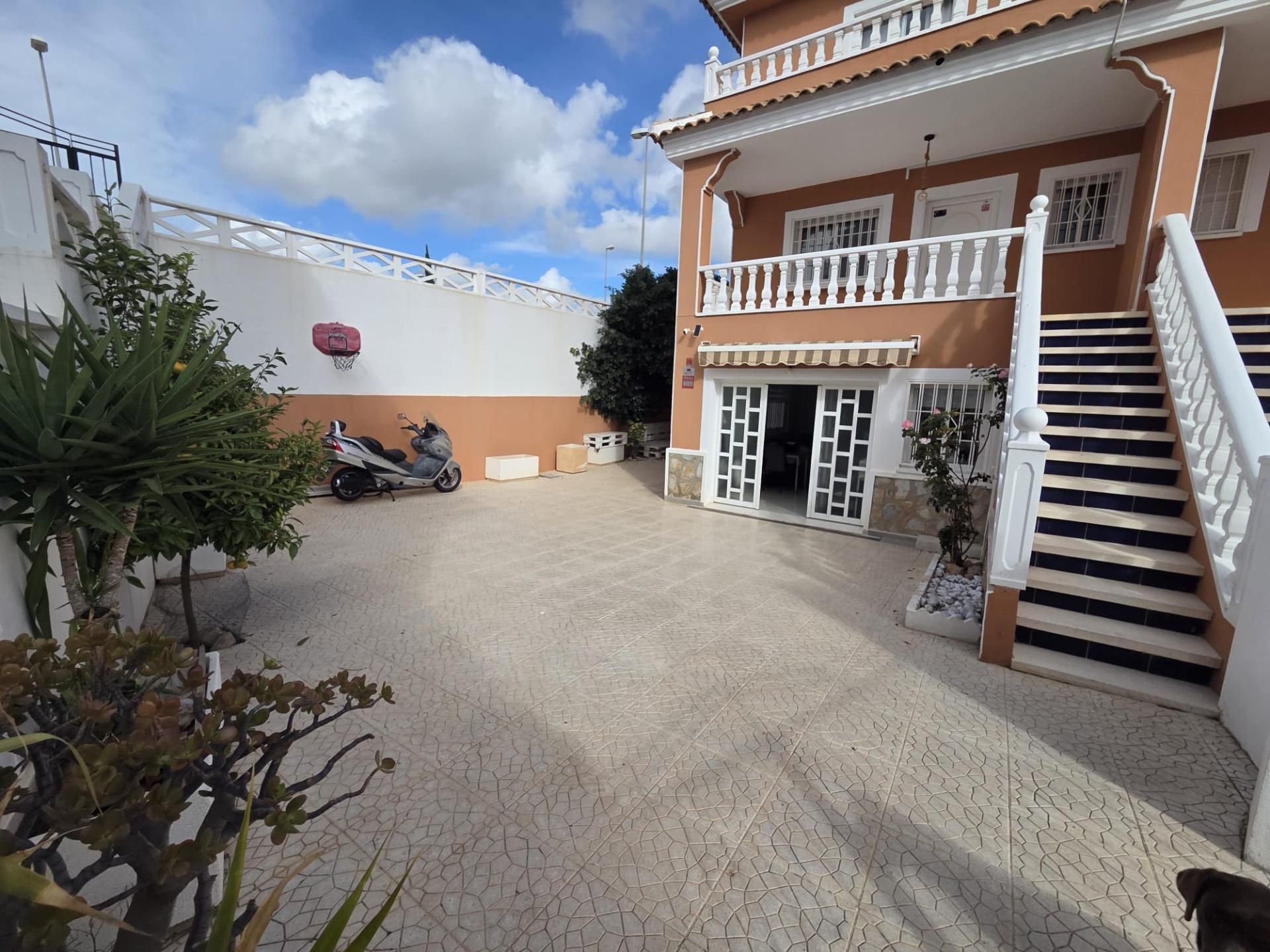 Single-family semi-detached for sale in  DE MALAGA