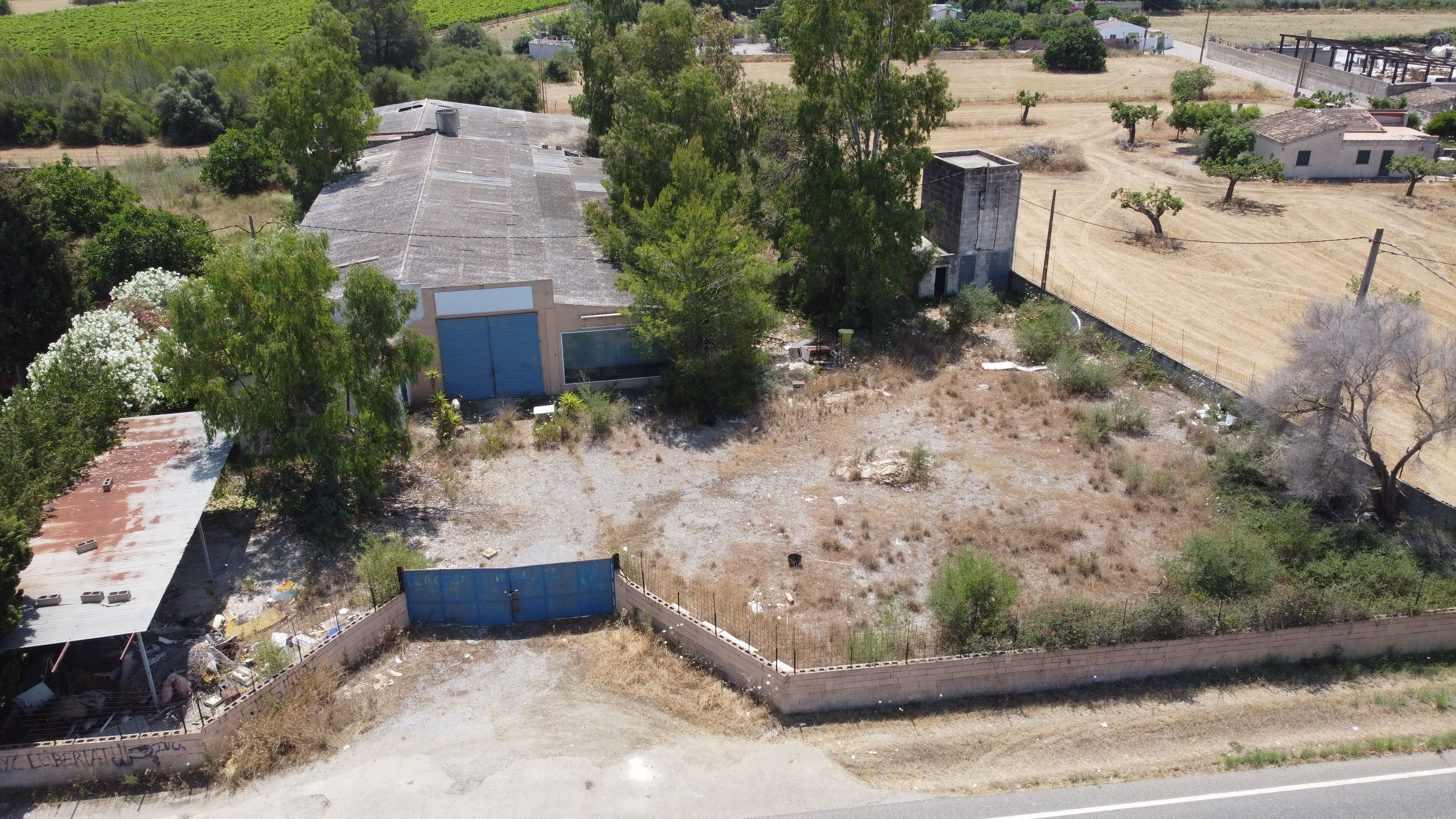 Industrial buildings for sale in Búger