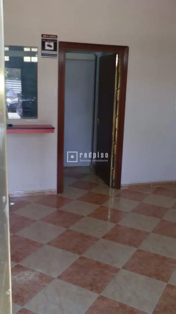 Local comercial en alquiler en del Cristo, imagen 7