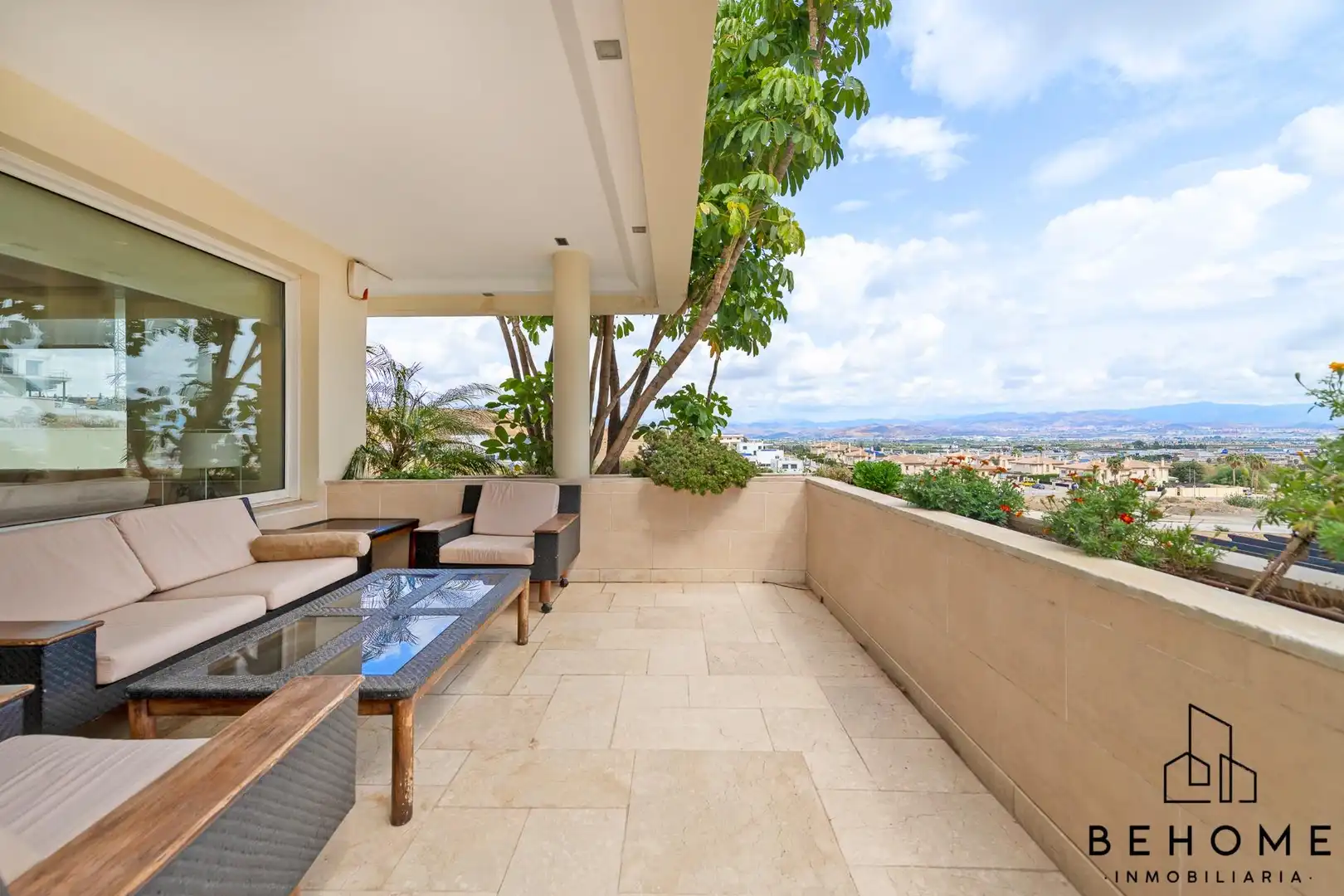 Terrassa de Casa o xalet en venda en Alhaurín de la Torre amb Aire condicionat, Jardí privat i Terrassa