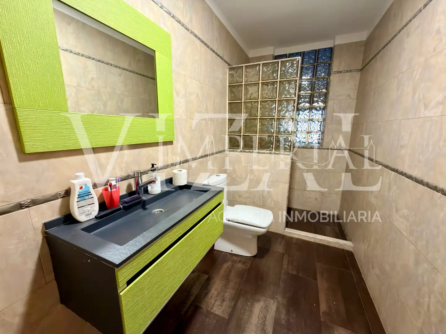 Badezimmer von Haus oder Chalet zum Verkauf in El Viso de San Juan mit Klimaanlage, Heizung und Privatgarten
