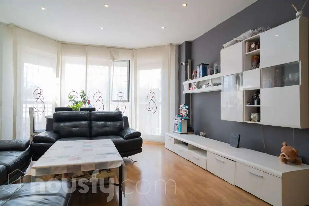 Living room of Flat for sale in Arganda del Rey  with Private garden, Terrace and Balcony