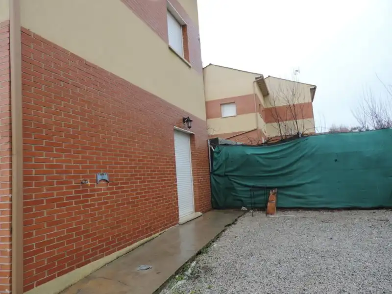 Vista exterior de Casa o chalet en venta en Mondéjar con Calefacción y Terraza