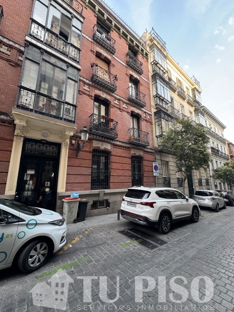 Exterior view of Flat for sale in  Madrid Capital  with Heating