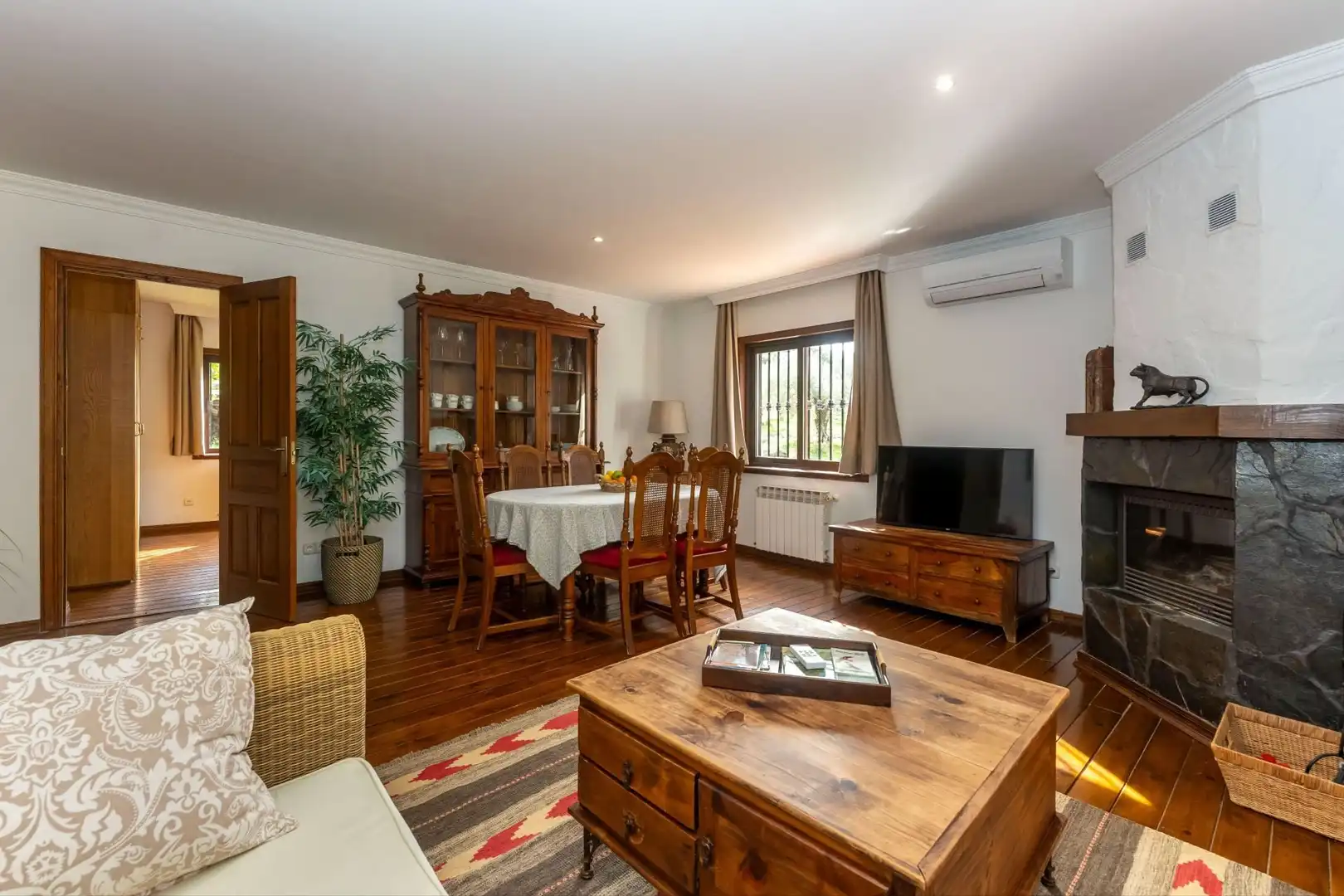 Sala de estar de Finca rústica en venta en Monda con Trastero y Piscina