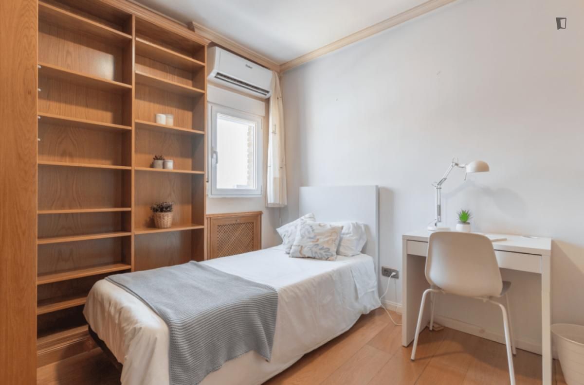 Schlafzimmer von Wohnungen zur untervermieten in  Madrid Capital mit Möbliert, Ofen und Waschmaschine