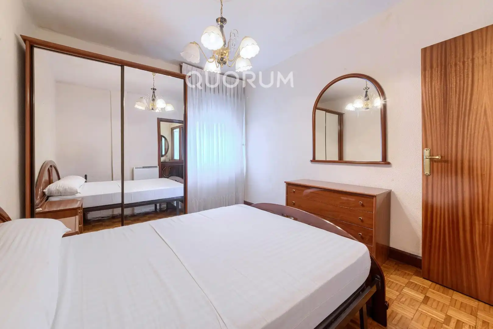 Habitación de Piso en venta en Basauri  con Calefacción, Trastero y Amueblado
