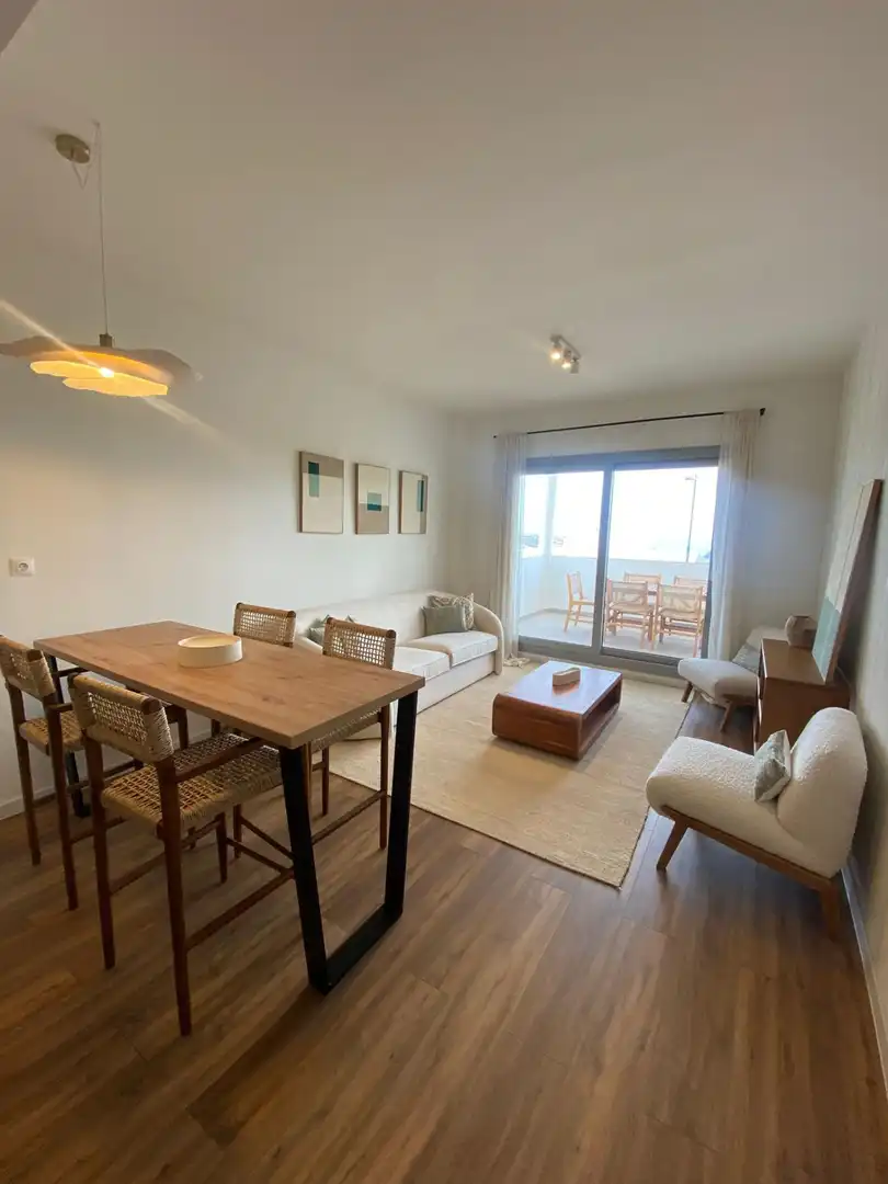 Sala d'estar de Apartament en venda en Estepona amb Aire condicionat, Calefacció i Jardí privat
