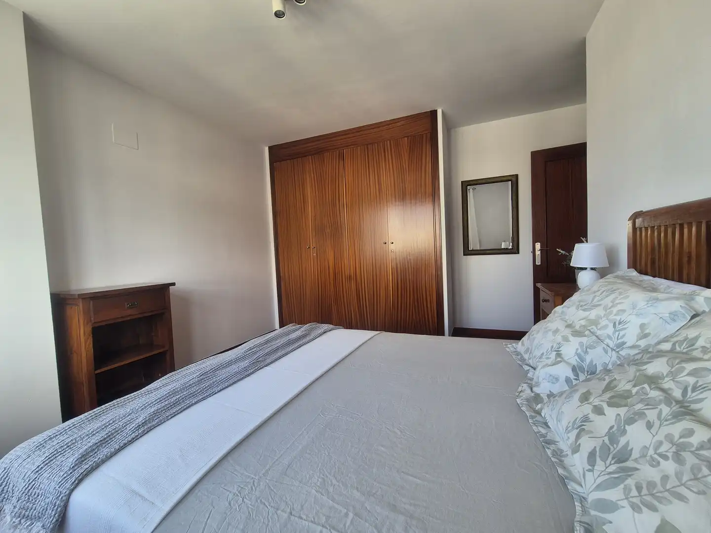 Habitación de Piso de alquiler en Las Palmas de Gran Canaria con Jardín privado, Trastero y Amueblado