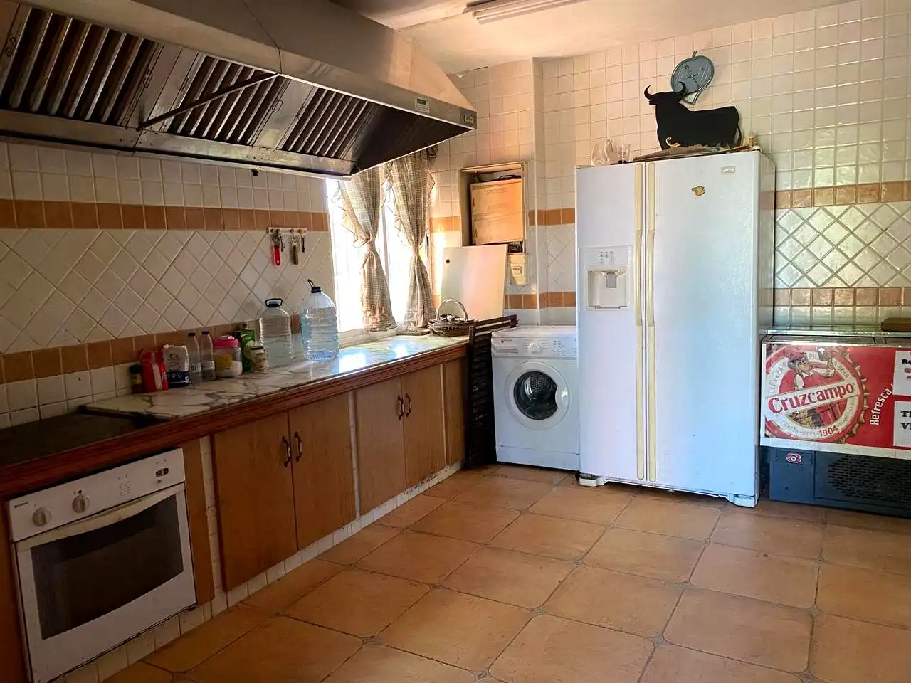Cuina de Casa o xalet en venda en Alcalá de Guadaira amb Jardí privat, Terrassa i Piscina