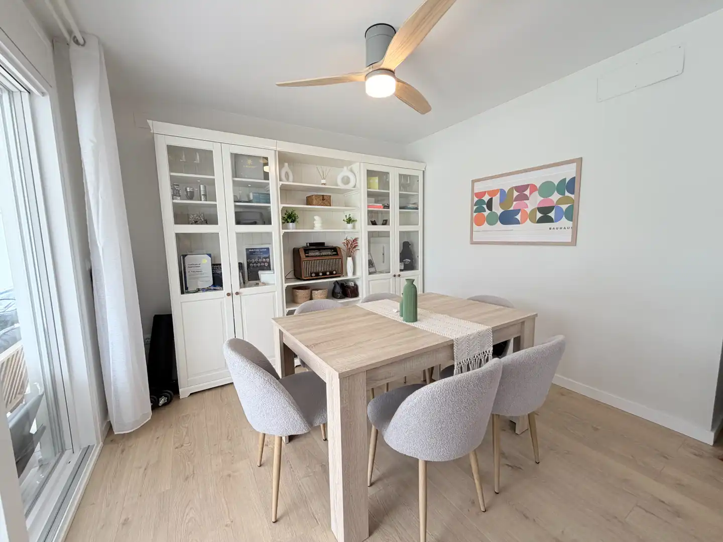 Comedor de Casa adosada en venta en Espartinas con Aire acondicionado, Jardín privado y Parquet