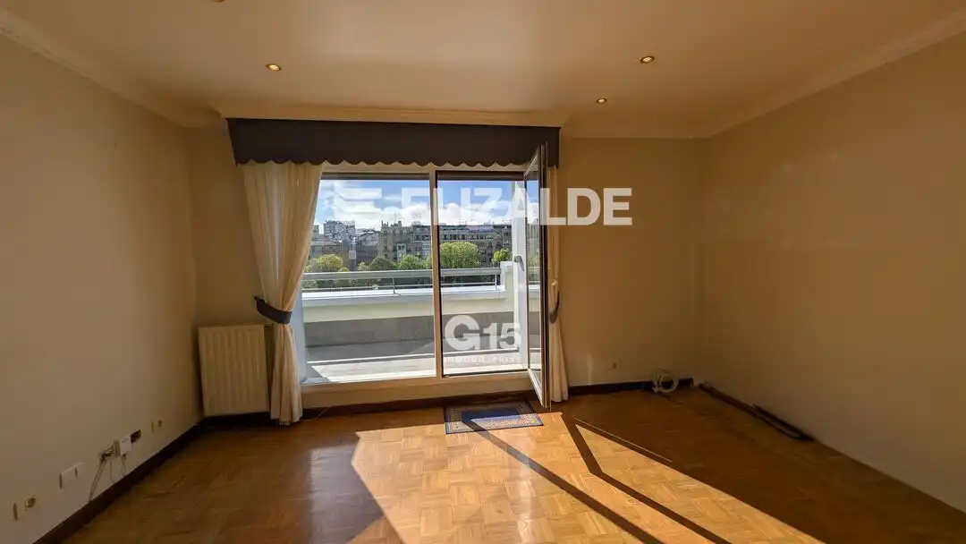 Habitación de Piso en venta en Donostia - San Sebastián  con Calefacción, Terraza y Trastero