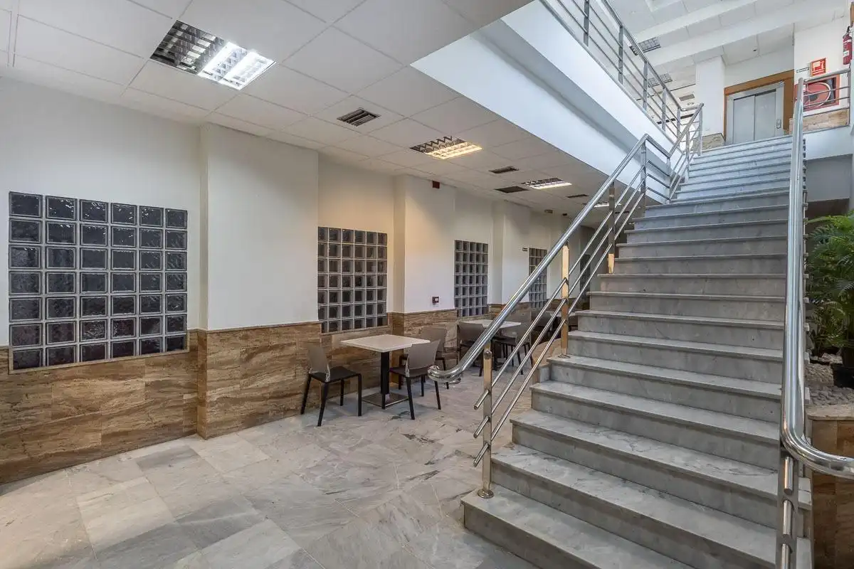Office for rent in Granada  with Air Conditioner and Furnished