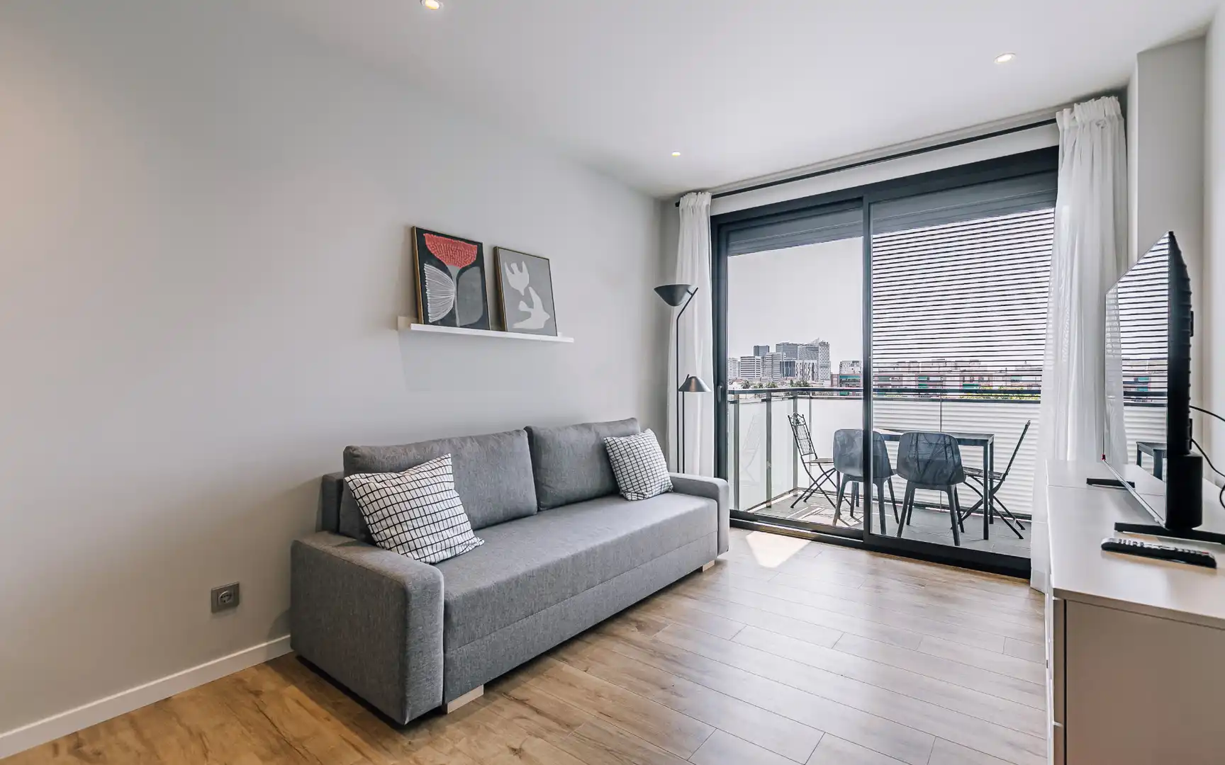 Sala de estar de Piso en venta en L'Hospitalet de Llobregat con Aire acondicionado, Calefacción y Trastero