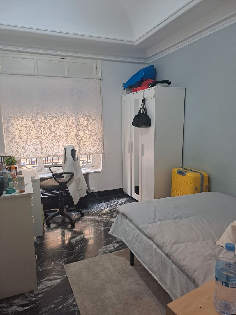 Bedroom of Flat to share in  Madrid Capital  with Heating, Furnished and Oven