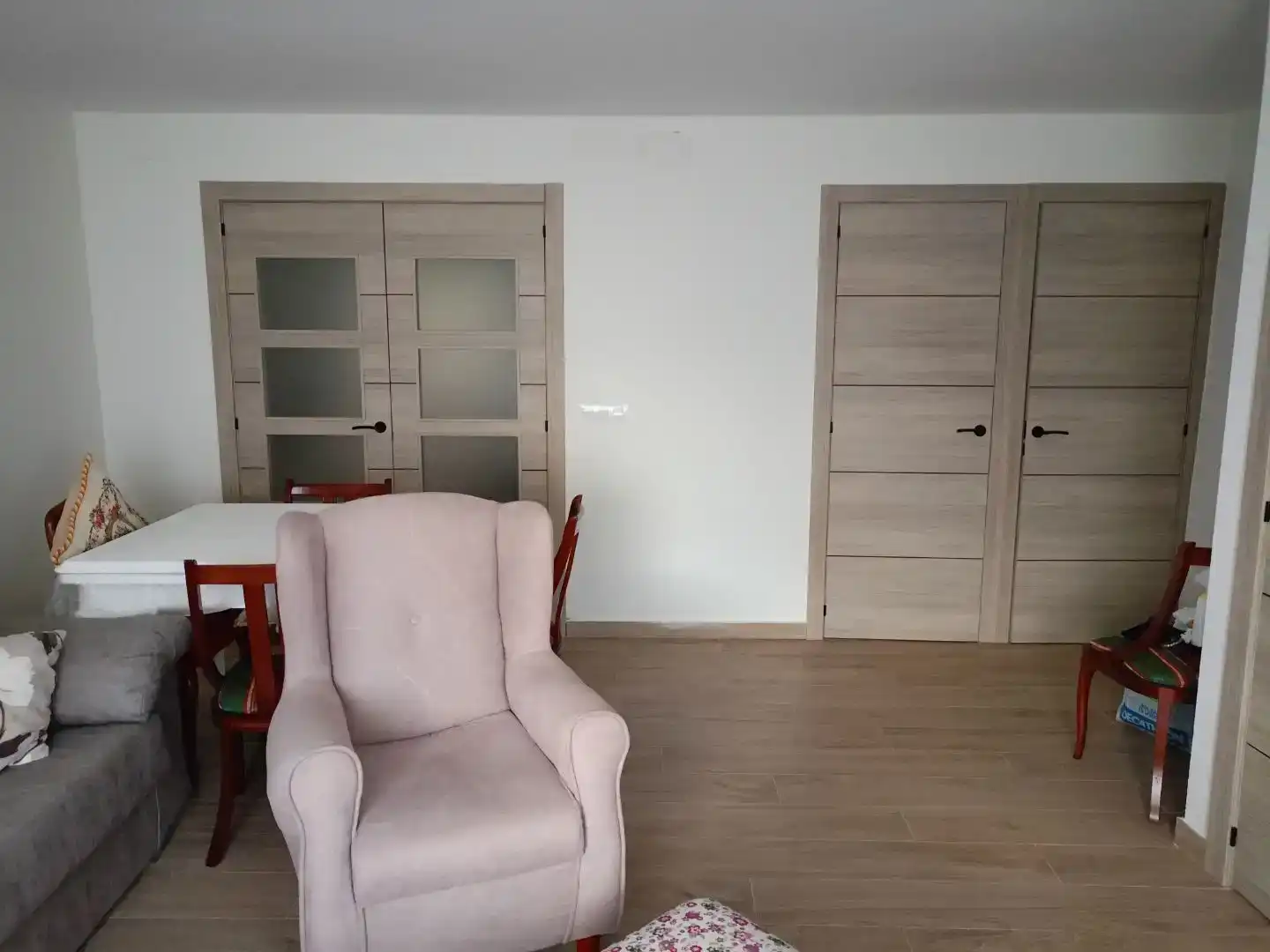 Sala de estar de Casa adosada en venta en Valdeobispo con Trastero y Amueblado
