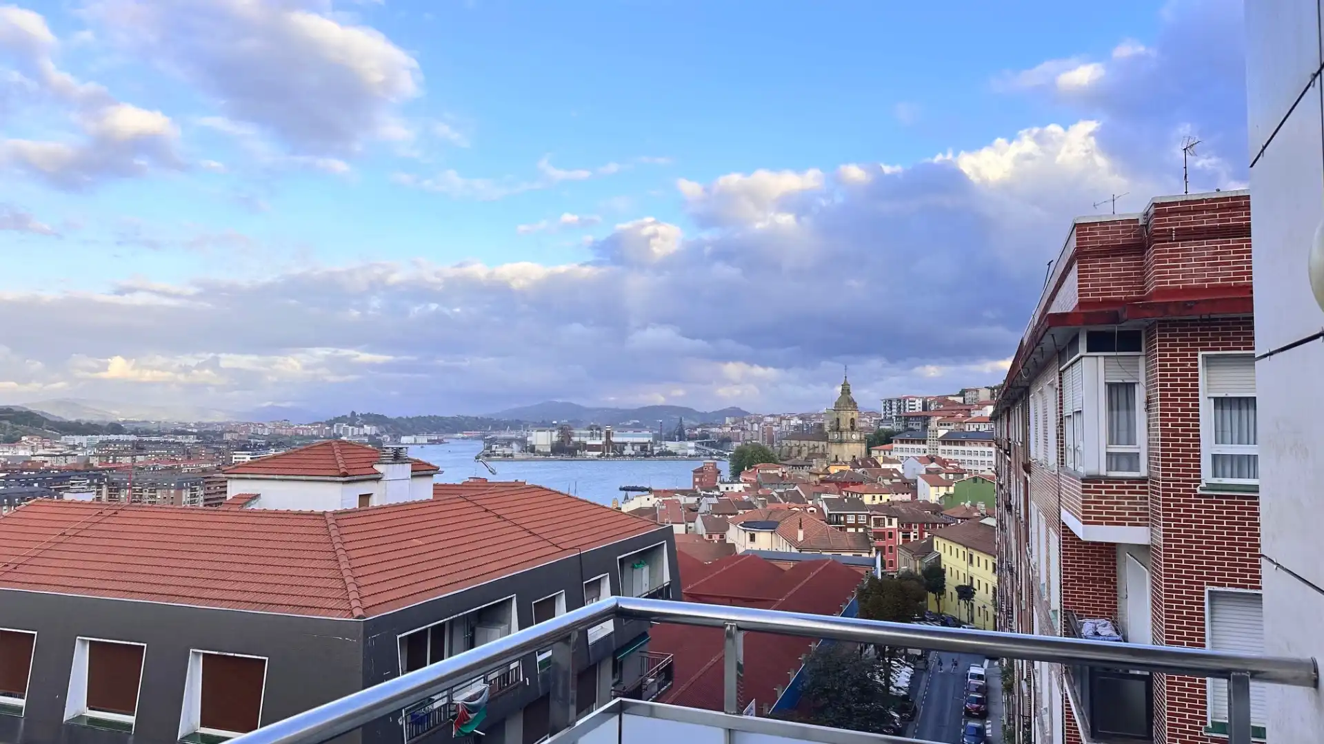 Außenansicht von Wohnung zum Verkauf in Portugalete mit Heizung, Terrasse und Möbliert
