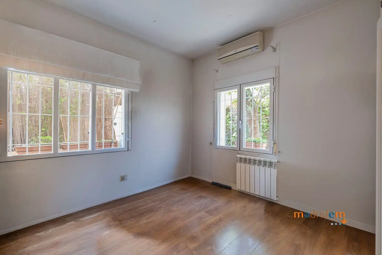 Bedroom of Houses for sale in Madrid