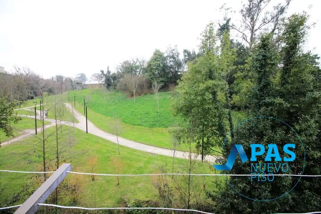 Piso en venta en Torrelavega  con Terraza y Balcón