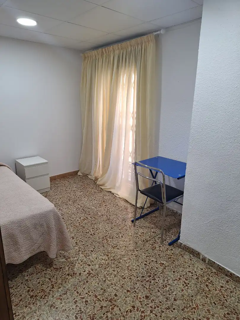 Schlafzimmer von Einfamilien-Reihenhaus zum Verkauf in Granada mit Terrasse, Möbliert und Ofen