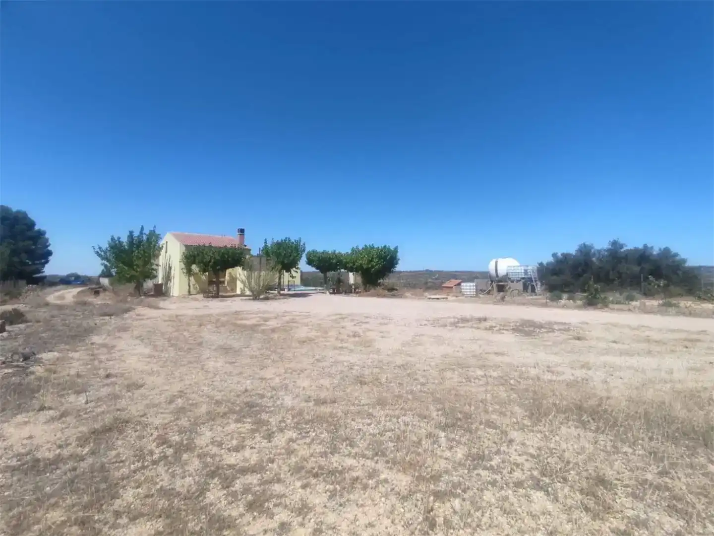 Finca rústica en venda en Valdealgorfa amb Jardí privat, Piscina i Moblat