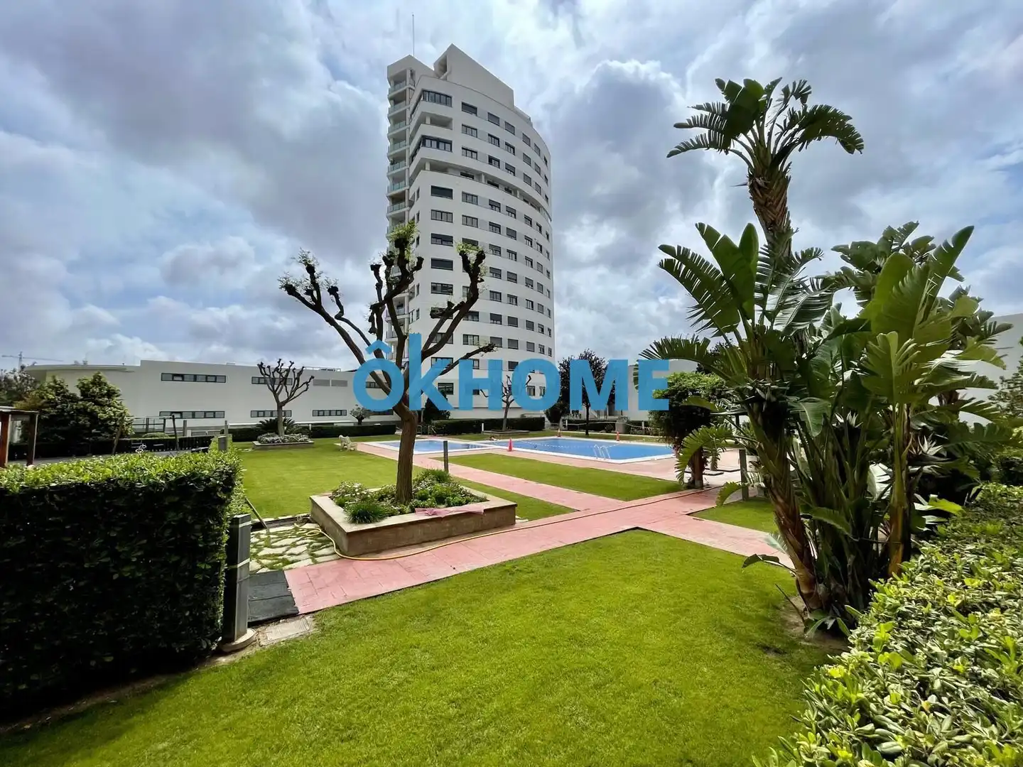 Piscina de Piso de alquiler en Valencia con Aire acondicionado, Jardín privado y Terraza