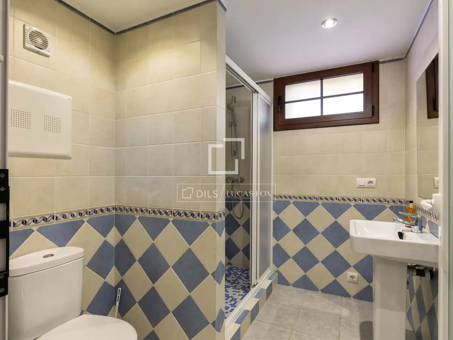 Baño de Casa o chalet en venta en Empuriabrava con Aire acondicionado, Calefacción y Jardín privado