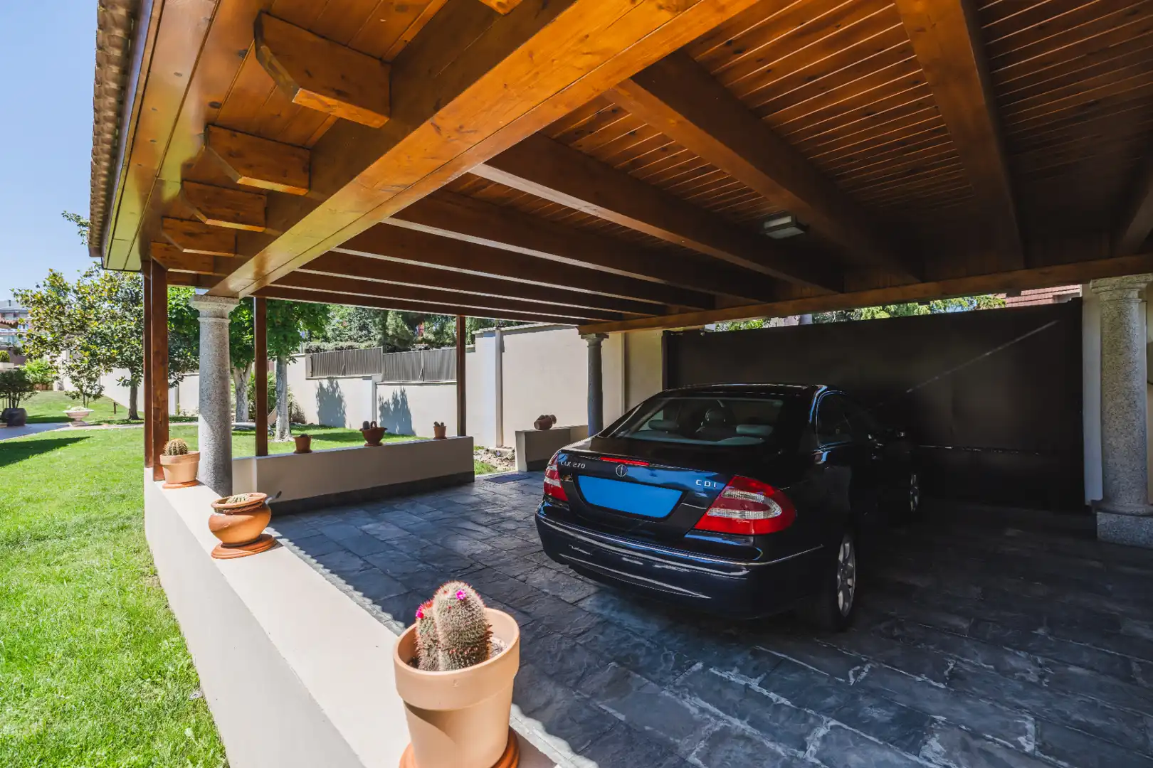 Parking de Casa o chalet en venta en Las Rozas de Madrid con Aire acondicionado, Calefacción y Jardín privado