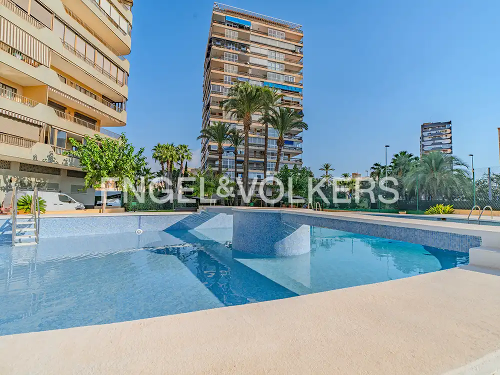 Swimming pool of Flat for sale in Alicante / Alacant  with Heating, Terrace and Community pool